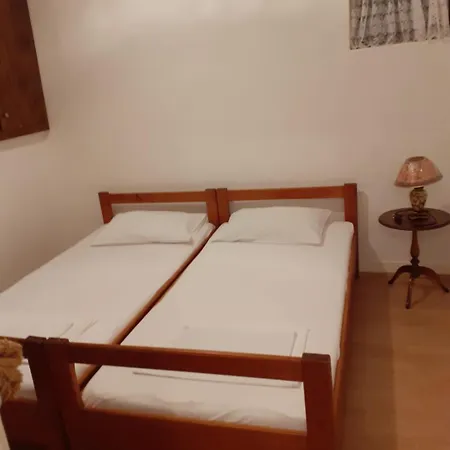 Blue Sky - 2 Bedroom, Sea View, Parking, Wi-fi, Bbq Apartment *