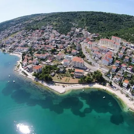 Apartment Blue Sky - 2 Bedroom, Sea View, Parking, Wi-fi, Bbq