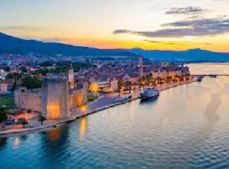Blue Sky - 2 Bedroom, Sea View, Parking, Wi-fi, Bbq Apartment Trogir